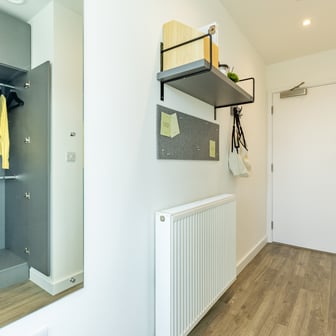 Gold Skyline En Suite - Image 5